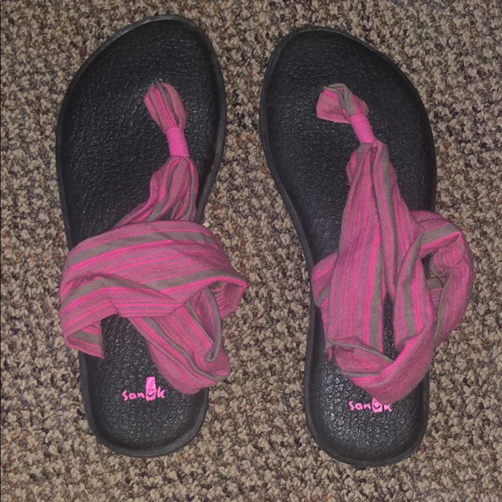 Sanuk Pink Yoga & Cloth Sandals